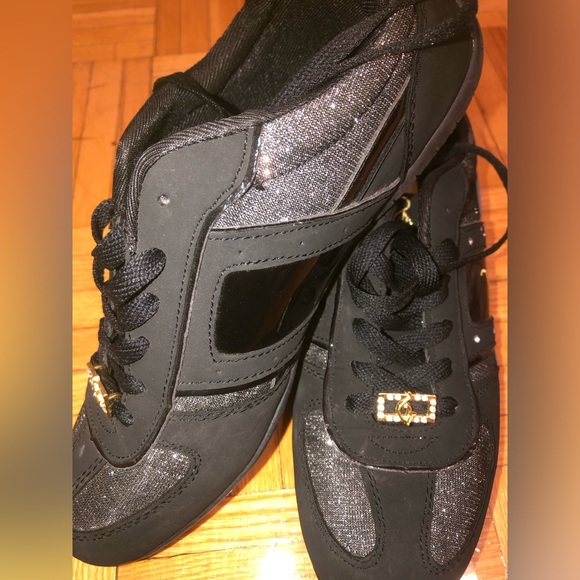 BABY PHAT vintage/y2k signature black and gold sneakers (size: 8) - Picture 4 of 6